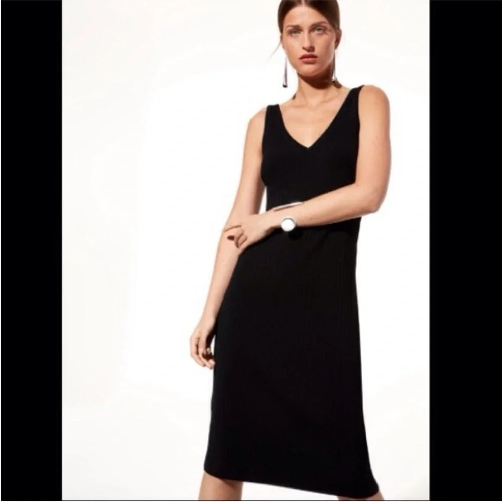Aritzia Babaton Black Midi Slip Dress Size XS B15